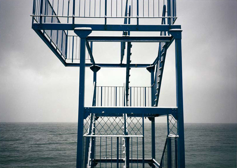 Sergey Bratkov .- 9 metrov. Fotografía color, 120 x 170 cms, 2006