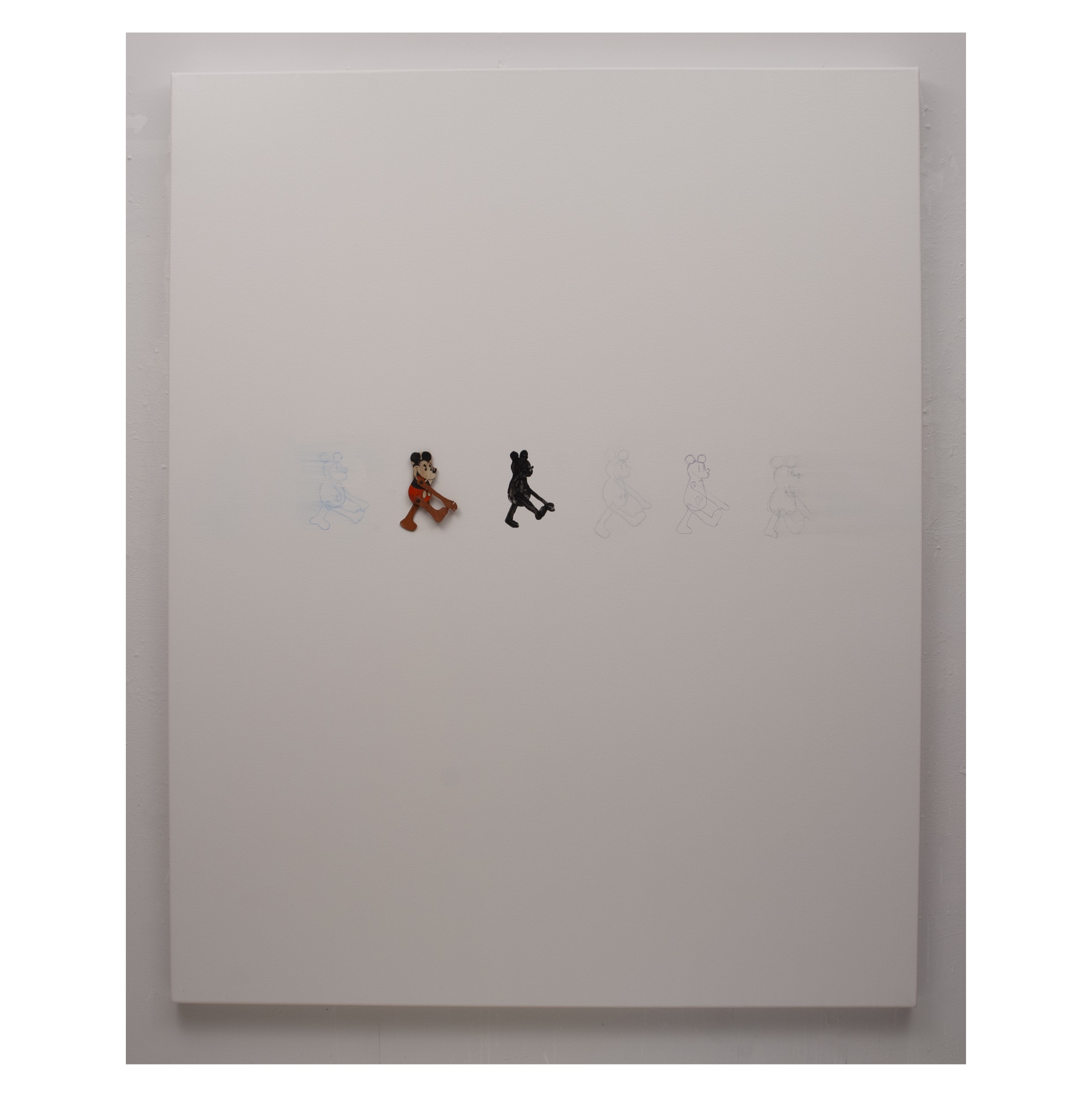 Liliana Porter - To Go There : Red Mickey. 2020. Acrílico, grafito y ensamblaje sobre lienzo. 152,4 x 121,92 cm